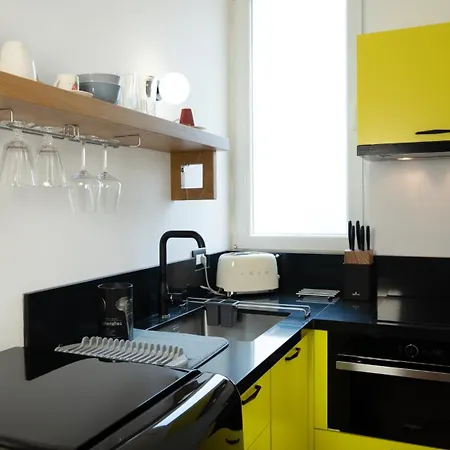 Chic Retreat In Blloku Appartement Tirana