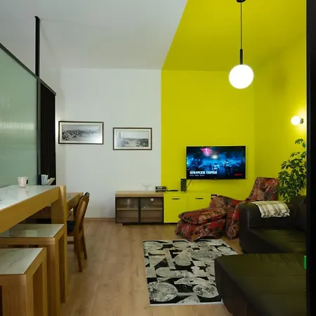 Chic Retreat In Blloku Apartment *