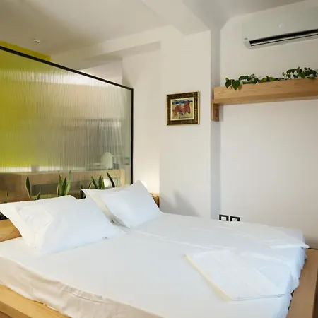 Chic Retreat In Blloku *